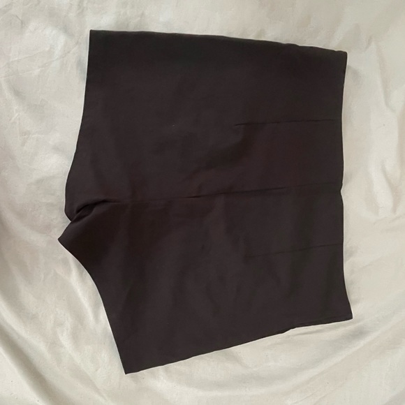 Charlotte russe stretchy black shorts - Picture 2 of 3